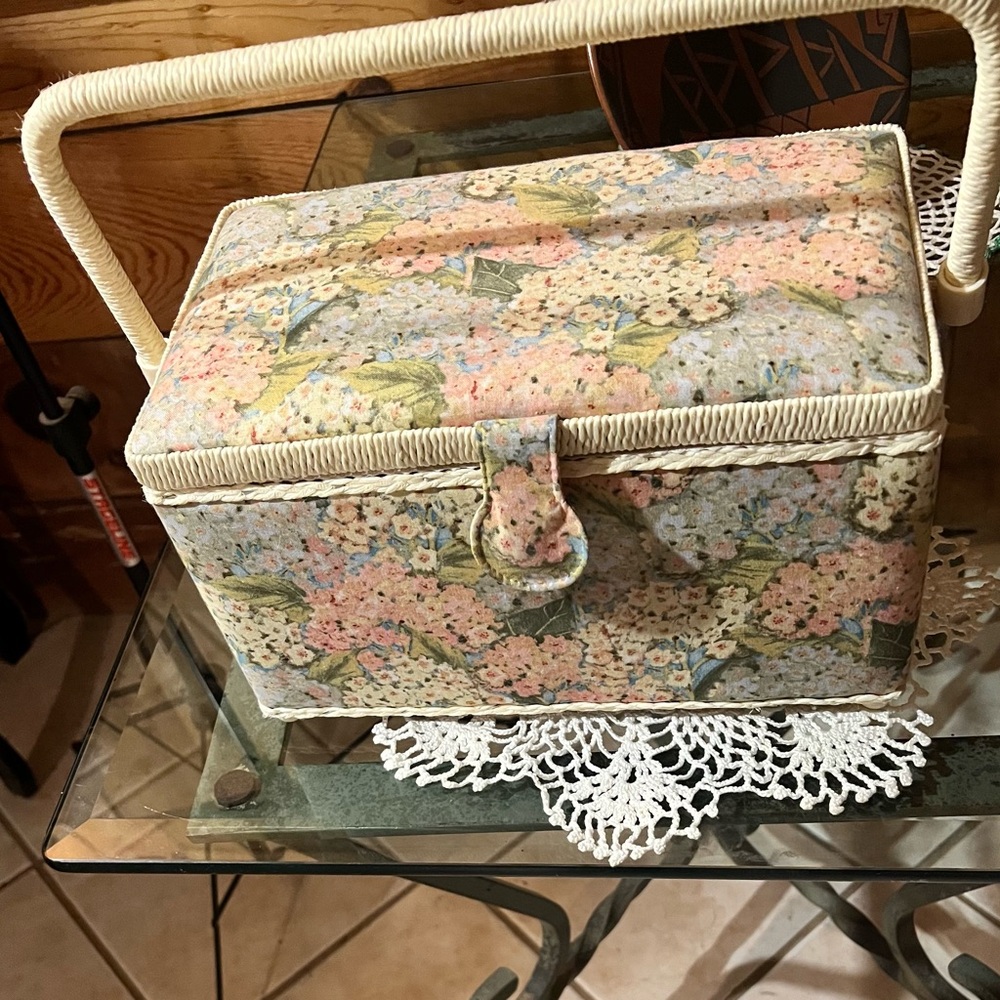 SEWING BASKET (Large) - Picture 3 of 5